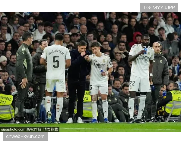 葡萄牙体育绝杀巴黎圣日耳曼，卫冕冠军小组赛遭遇连败危机